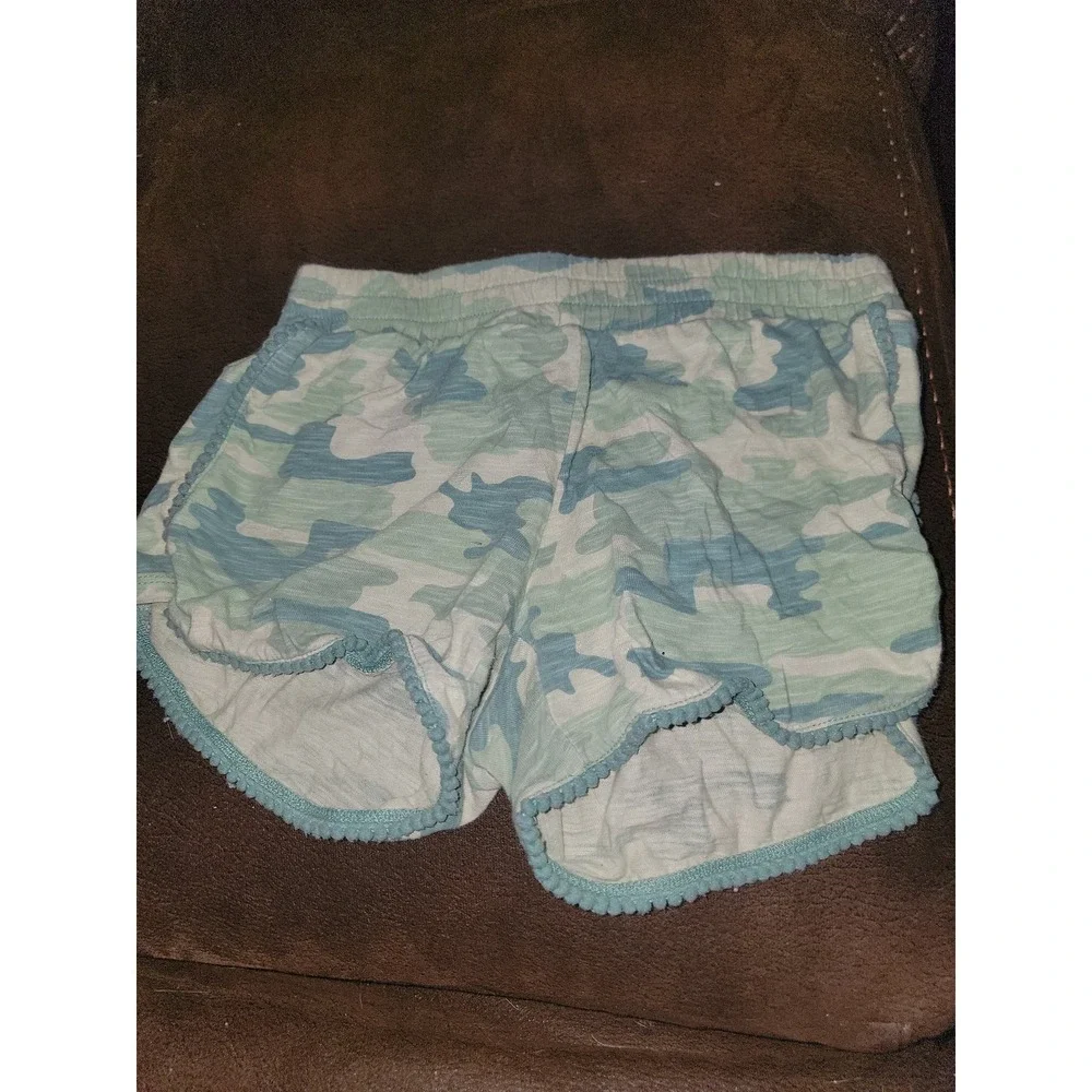 Justice camo‎ peace sign top and shorts size 8